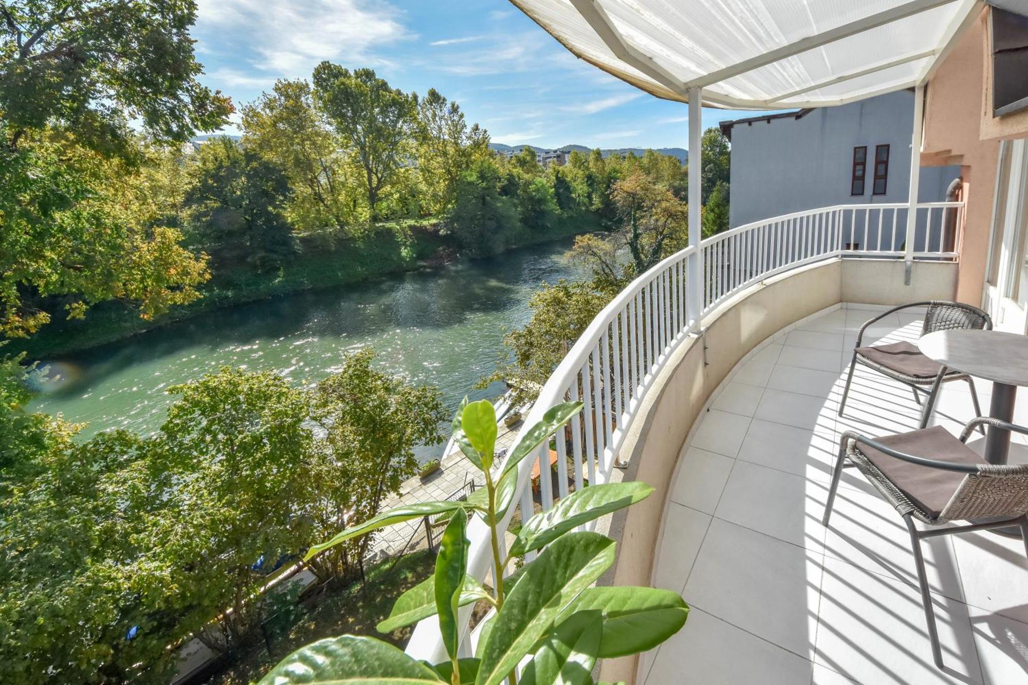 Apartment Riverfront Banja Luka Exterior foto